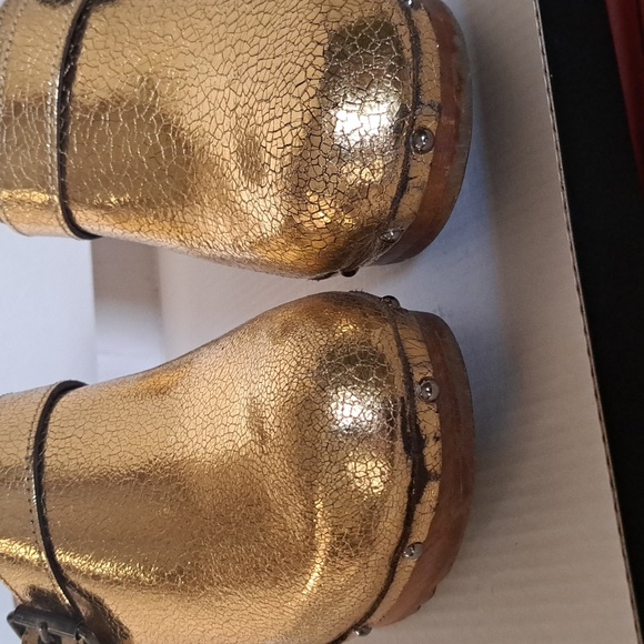 Shoe - Picture 5 of 5